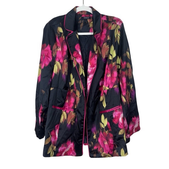 torrid Jackets & Blazers - Torrid Blazer Women’s Size 2X Satin Relaxed Floral Pink & Black Open Front